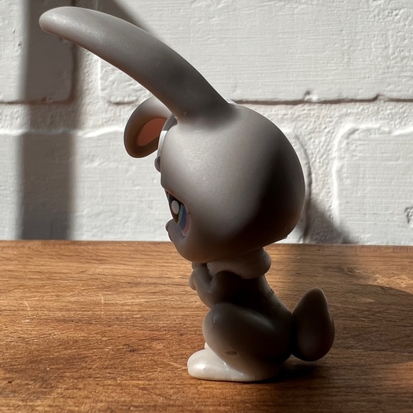 LPS Littlest Pet Shop Grey Rabbit - Picture 3 of 5